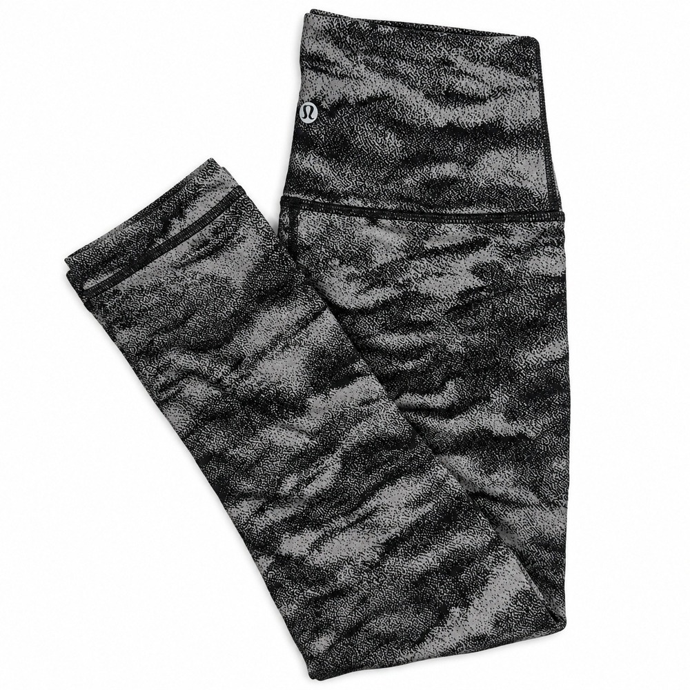 Lululemon High Rise Cropped Leggings Women Size 4 Black White Static Wave Print
